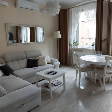 Come&Stay Zielona Gora Ngoại thất bức ảnh