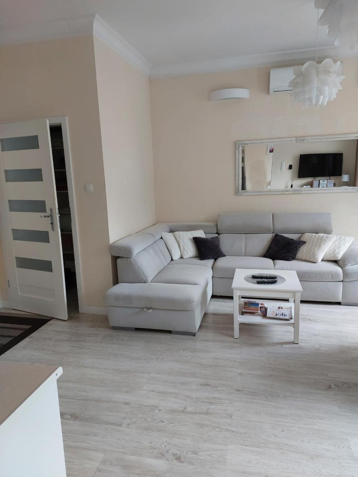 Come&Stay Zielona Gora Ngoại thất bức ảnh