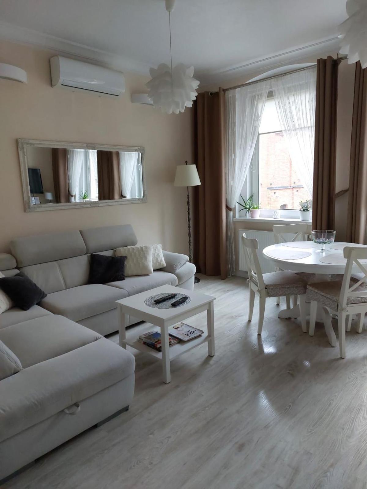 Come&Stay Zielona Gora Ngoại thất bức ảnh
